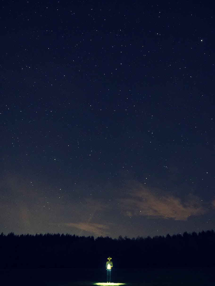After clouds were incoming I decided to play with my flashlight instead of assembling a telescope.